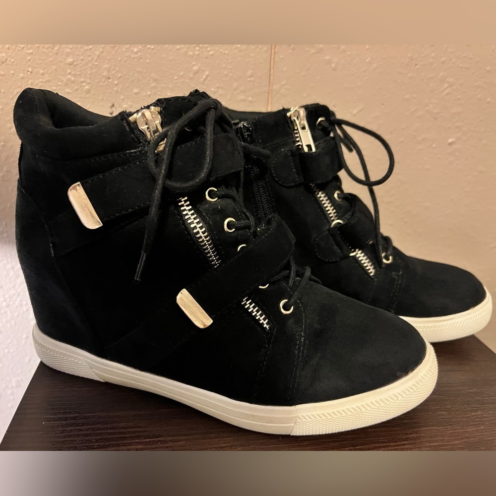 Thalia Sodi - DEBBY - Hidden Wedge Black Lace Up sneaker size 7.5